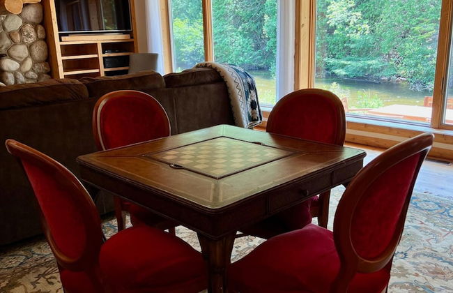 Boardman Monarch Upscale River Lodge HOT Tub! - Foto 27