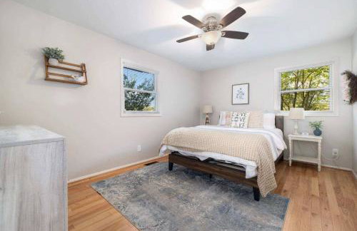 Relaxing Lakefront Retreat w/ Hot Tub & Dock - Foto 63