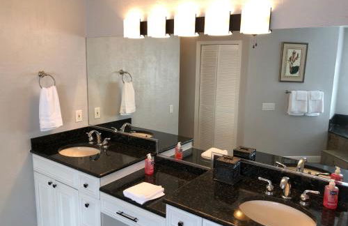 Tiki Paradise House & pool - 10 min to Beach! - Foto 21