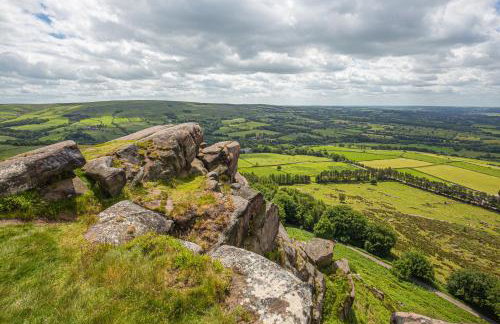 The Old Pumphouse Shepherds Hut with Hot Tub - Photo 46