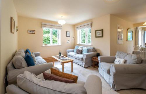 Willow House in Knodishall, Sleeps 7 - Only a short drive from Aldeburgh, Thorpeness & Snape Maltings - Managed by Aldeburgh Coastal Cottages - Foto 3