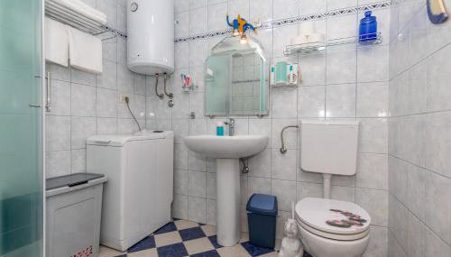 SplitStay - Spacious & Peaceful, 15 Min Walk to Old Town - Foto 4, towels, Shower