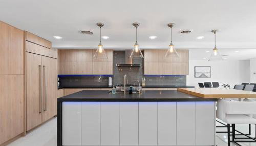 Luxury Kitchen Heated Pool Pool Table Bikes - Foto 2