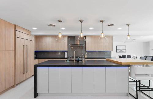 Luxury Kitchen Heated Pool Pool Table Bikes - Foto 2