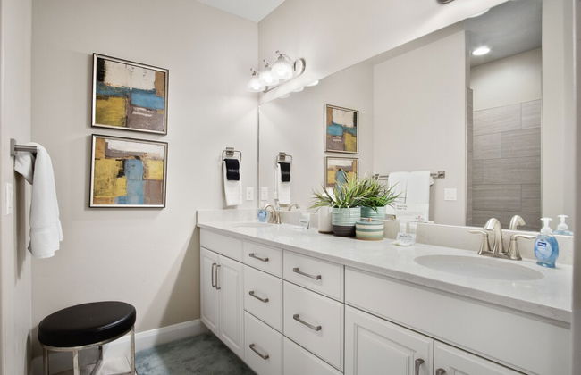 All Inn the Family - Photo 19