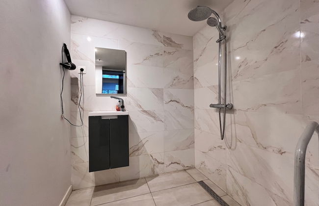 Chic Comfortable Loft and Natural Light - Photo 29