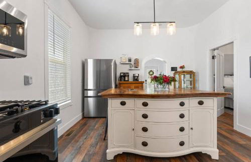 Historic 1914 Cottage, Near Downtown, UNR & Hospitals, Early Check In - Foto 10