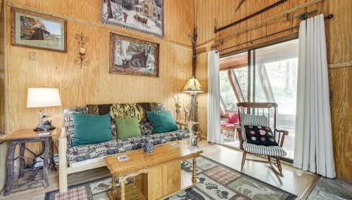 Spring Creekside Getaway at Whittier Cabin with Deck - Foto 5