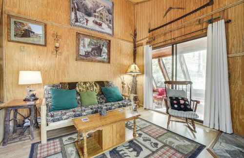 Spring Creekside Getaway at Whittier Cabin with Deck - Foto 5