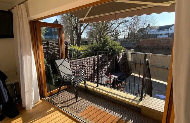 Fulham 2-bed Apt w/ South Terrace Near Tube - Photo 15