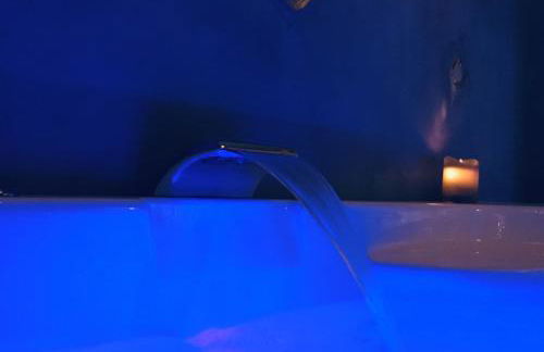 PRIVATE ROOM & SPA avec Jacuzzi privatif - Foto 19