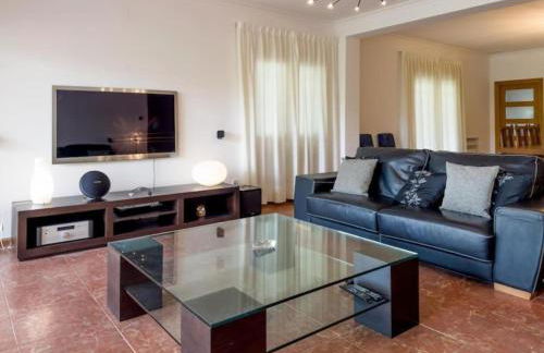 Casa Chalet Villa con piscina, jardín y aire acondicionado cerca de Valencia en La Eliana-L'Eliana - Foto 41