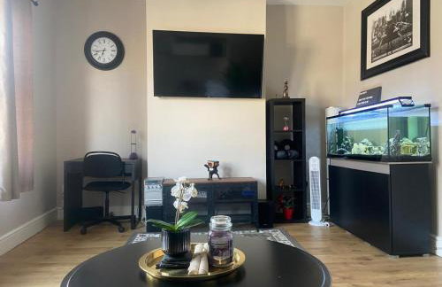 Cosy London Home with 2 Bedrooms - Foto 1