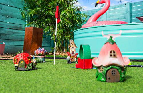 Austin Oasis Spacious 4BR Retreat with Hot Tub Cowboy Pool and Infrared Sauna Perfect for Families and Bachelorettes - Photo 27