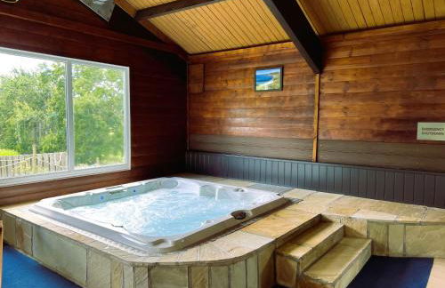 Hop Loft-Barn Conversion, with access to Pool & Hot Tub-at Fox Valley Cottages - Foto 9