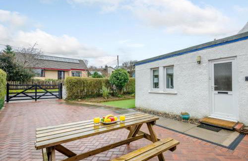 Cosy 3 bedroom home in centre of Brodick - Photo 16