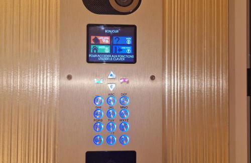 Stylish Stay Near Paris - 850m to Subway RER A - Netflix T1-4P - Foto 22