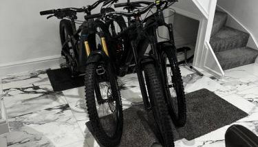 Clare Street - 3 bedroom house with private parking - Foto 3