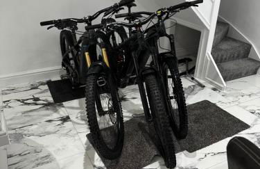 Clare Street - 3 bedroom house with private parking - Photo 3