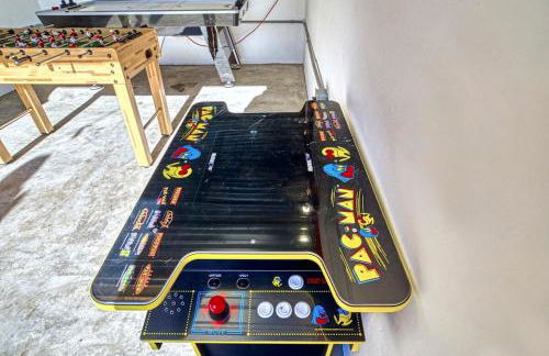 The Black Log Cabin - Hot Tub & Game Room - Foto 62