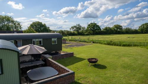 Shepherds View at Oaks Barn Farm Alcester with optional paid for Hot tub - Foto 5, Garden