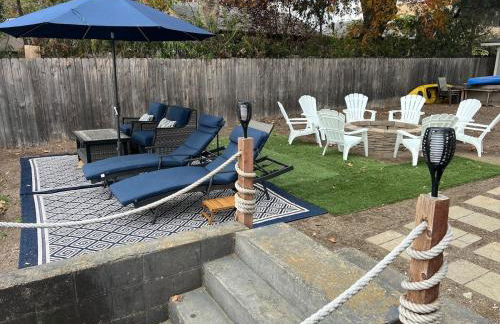 Peaceful Lakeside Retreat - Cozy 3BR Waterfront Home - Foto 7