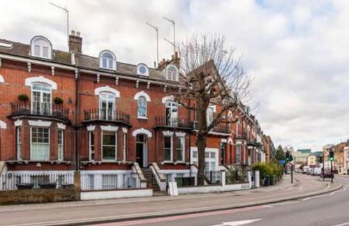 Lovely 2-bed flat next to Oval Cricket Ground - Photo 26