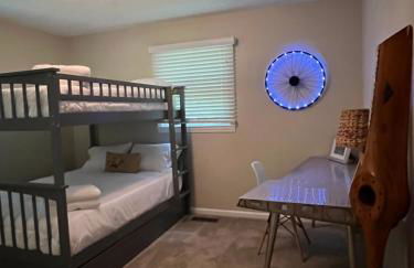 NC Mountain Fall Hiking Biking Waterfall Retreat Minutes to Brevard & Hendersonville - Foto 8