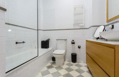 The QUEEN's Designer Apartment by Cadiz4Rentals - Foto 20