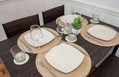 Welcoming Apartment - 10 min Light Rail Access - Foto 12