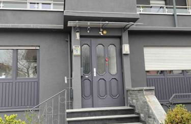 Preiswertes stilvolles Zimmer im privaten Haus mit großem schönem modernem Gemeinschaft Badenzimmer - Foto 62