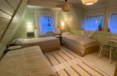 Leszczynowy domek nad jeziorem - Foto 35