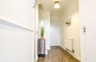 Woodcock House 3 Bedrooms Workstays UK - Photo 2