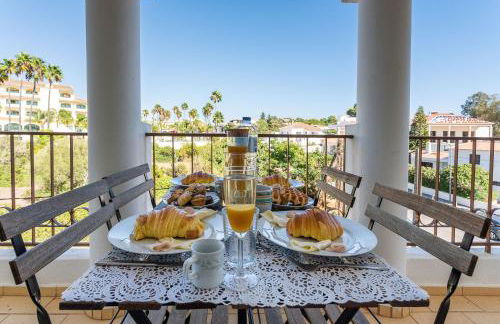 Host Wise - Lively Charming Apartment w Pool - Foto 17