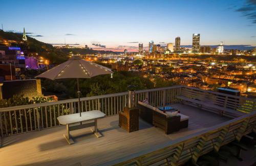 Stunning Apt w Rooftop & Game Room - Sleeps 10 - Foto 15