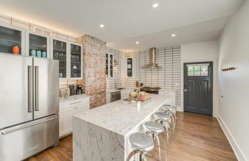 7 Mi to Dtwn and Lake Erie Sleek Cleveland Apt! - Foto 2