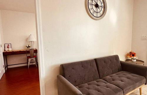 Charming 3BR Retreat near Disneyland Downtown LA! - Foto 8