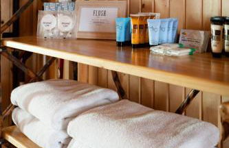 Wonderful Log Cabin near private beach and lake access - Foto 10