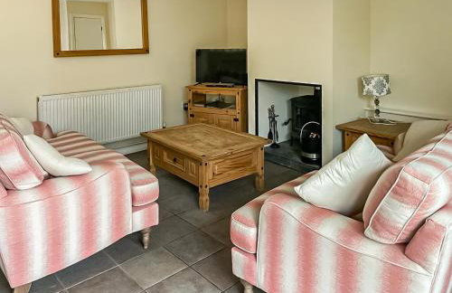 The Coach House - Hw7593 - Photo 3