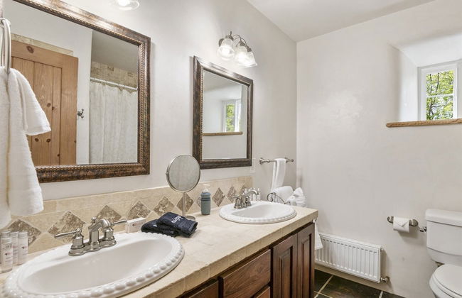 El Torreon - Exclusive Luxury Home, Nestled Next to Water and Trees - Foto 33