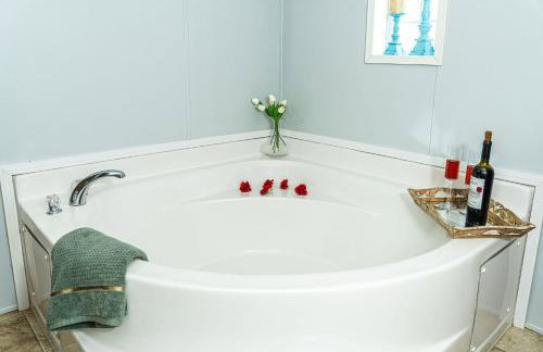 Family Country Retreat w Pool, Games & Fire Pit - Photo 45