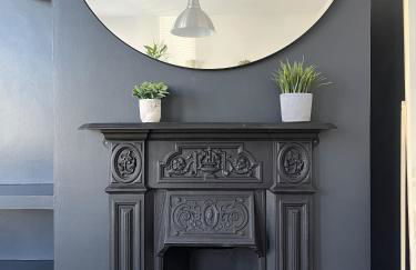 Restored Victorian Home with Private Garden - Foto 26