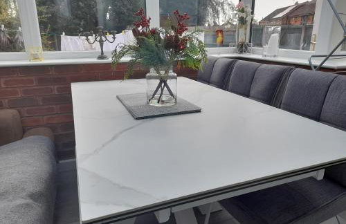 Cosy and Private with 55"TV and Dedicated Toilet Shower Space - Foto 54