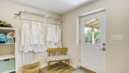 Waterfront Escape in Cub Run with Deck and Hot Tub! - Foto 4