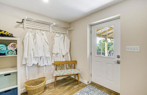 Waterfront Escape in Cub Run with Deck and Hot Tub! - Foto 4