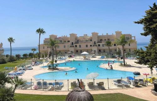 La Cala gorgeous 2 bedroom apartment with stunning gardens, pools and sea views - Photo 1