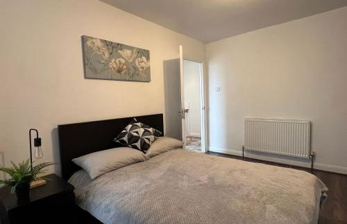 3 Bedroom modern house 15 min to tube, shops near by - Foto 14