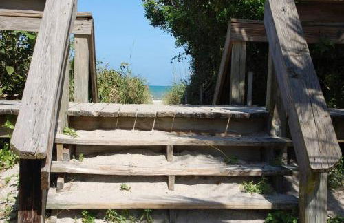 Tahitian Cottage - Heated Pool Walk to the Beach - Foto 18