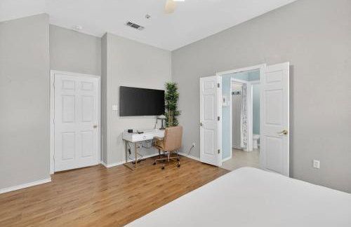 DFW Family Fun Retreat Game Room Pool Table Air Hockey Arcade Work Space Grill BBQ Firepit - Foto 48