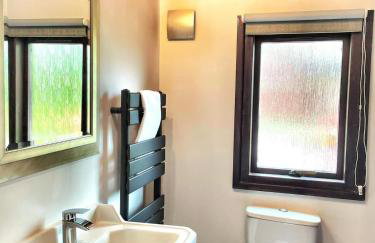 Snowdrop 10-Hot Tub-Woodlandlodges-St Clears-Pembrokeshire - Foto 9